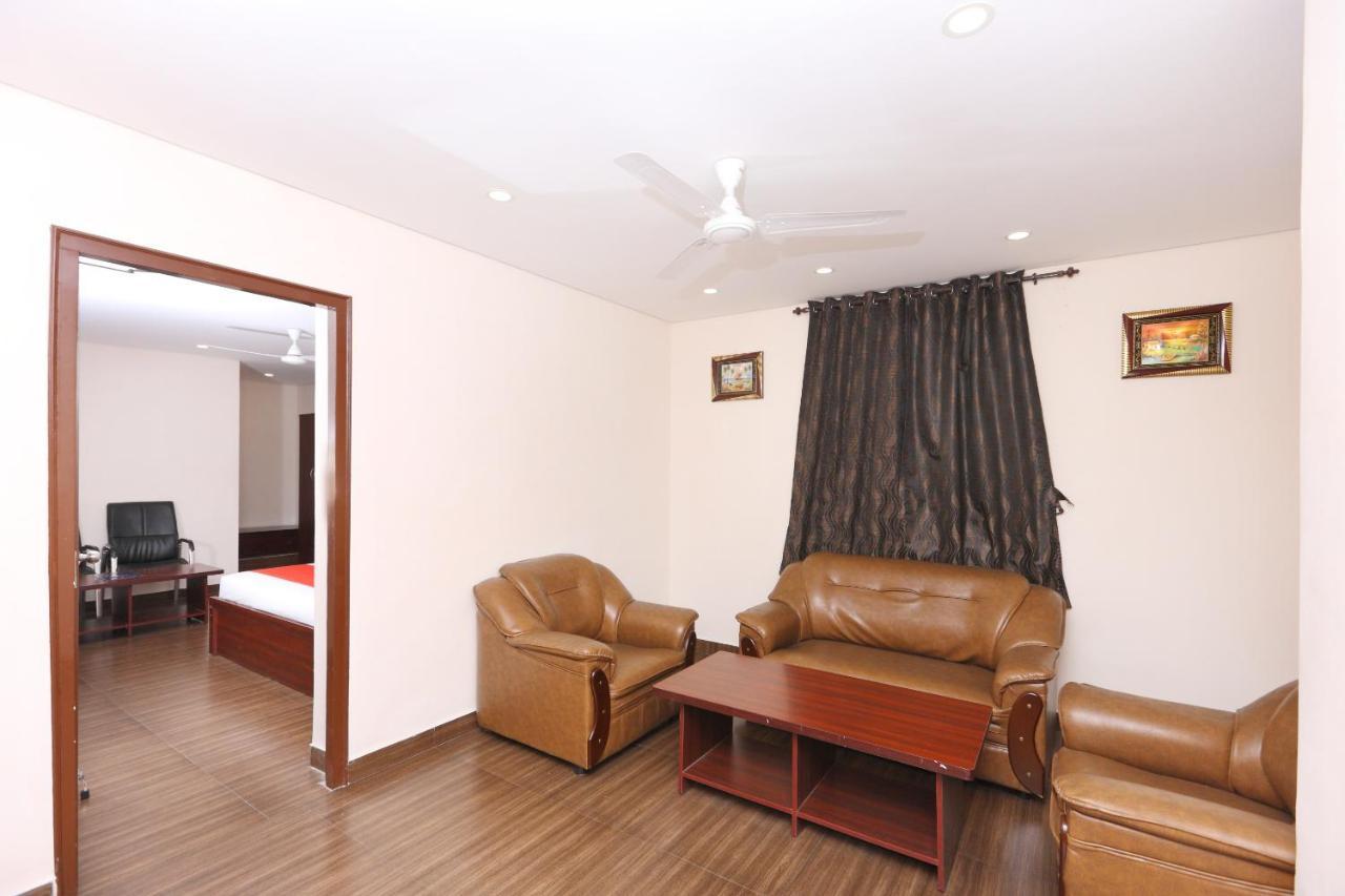 מלון צ'נאי Oyo 1001 Palmtree Corporate Anna Nagar מראה חיצוני תמונה