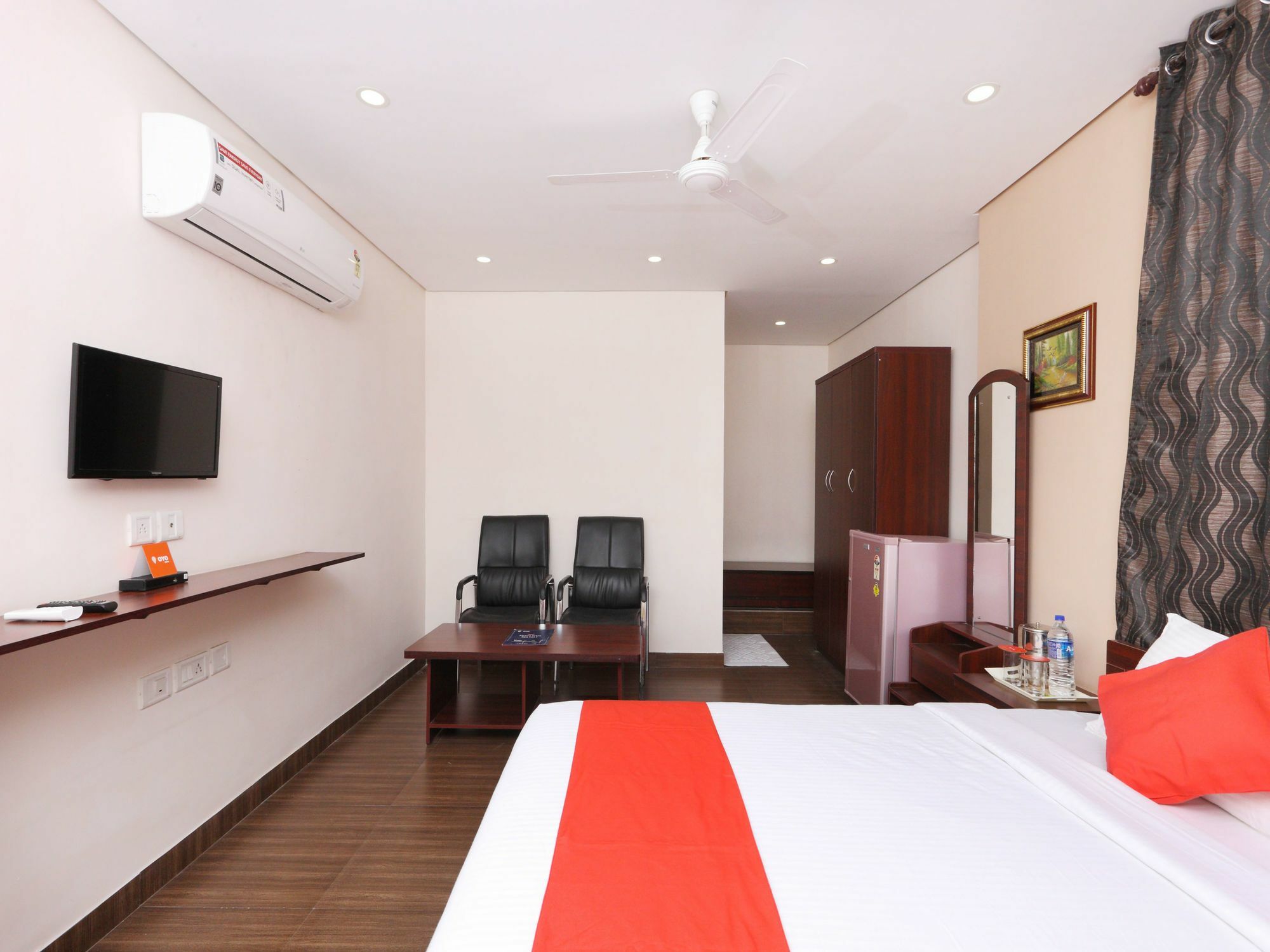 מלון צ'נאי Oyo 1001 Palmtree Corporate Anna Nagar מראה חיצוני תמונה